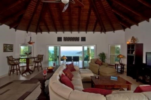 Bay Tree Villa Living 